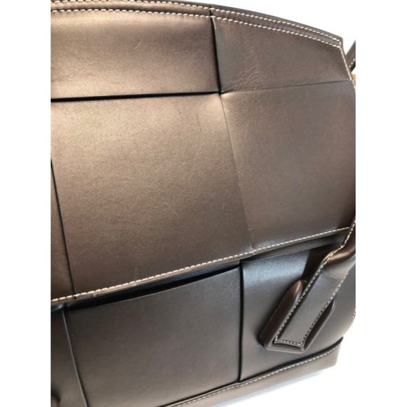 BOTTEGA VENETA Medium Arco Dark Grape Leather Tote - Picture 6 of 13